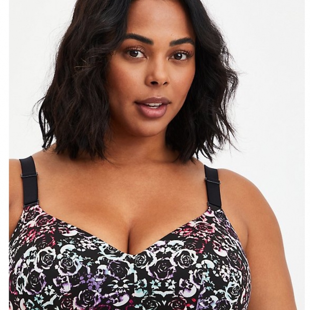 light Lined Wire-Free Active Sports Bra - Skull Torrid 42C